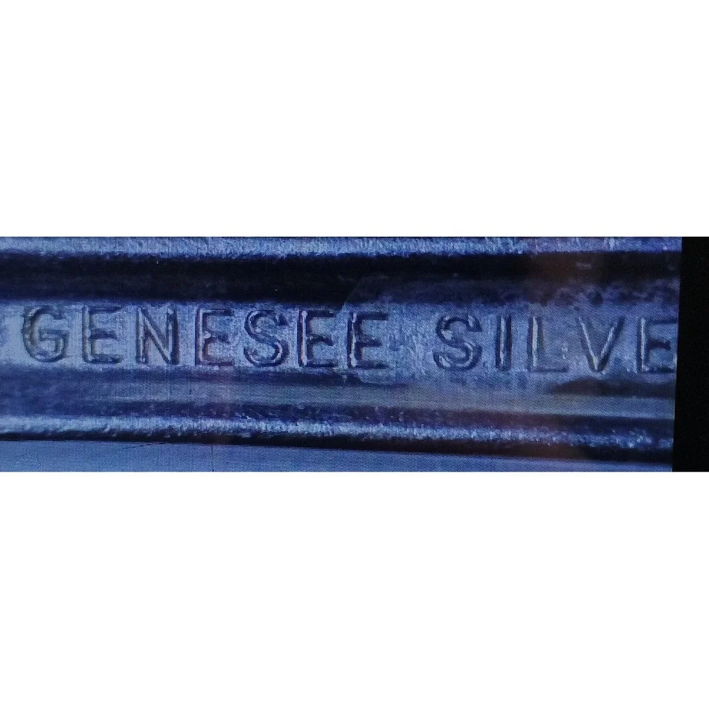 Lynnwood-Memory (Silverplate, 1934) by Oneida Silver - 1 piece
